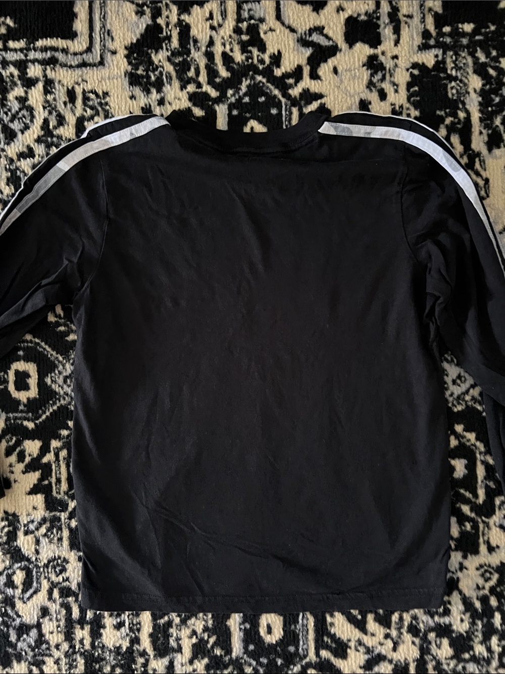 Boys Adidas long sleeve black tee. Size S (8) - Picture 4 of 4